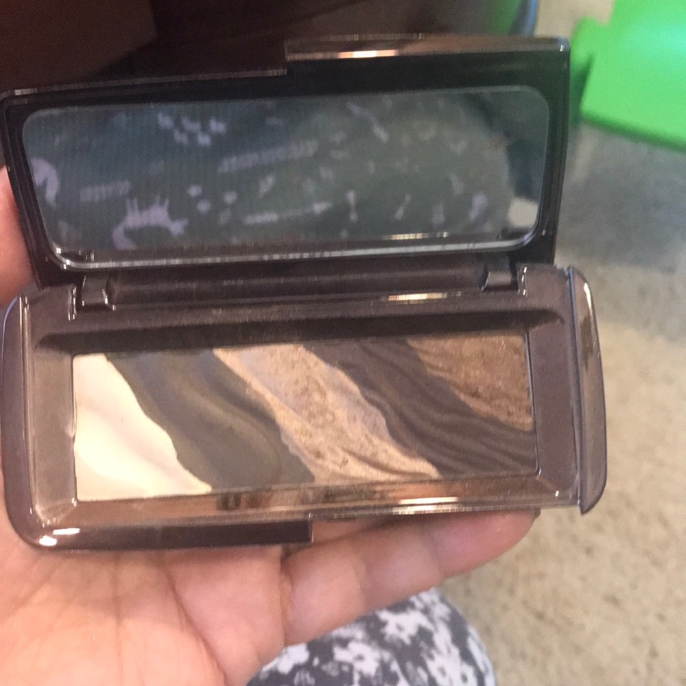 Hourglass eyeshadow pallet